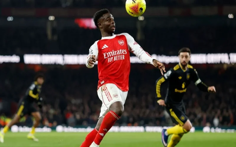 أسباب تراجع مستوى بوكايو ساكا في صفوف أرسنال خلال الفترة الماضية